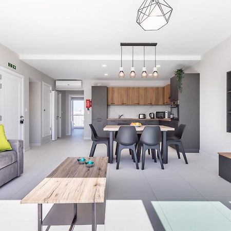 Unique Penthouse With Private Heated Jacuzzi, Close To Restaurants And Night Life Is-Swieqi Exterior foto