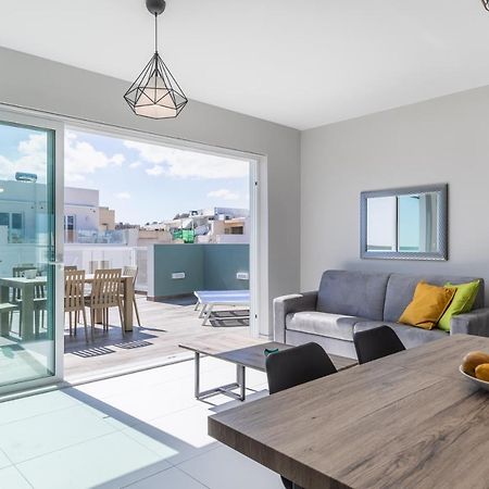Unique Penthouse With Private Heated Jacuzzi, Close To Restaurants And Night Life Is-Swieqi Exterior foto