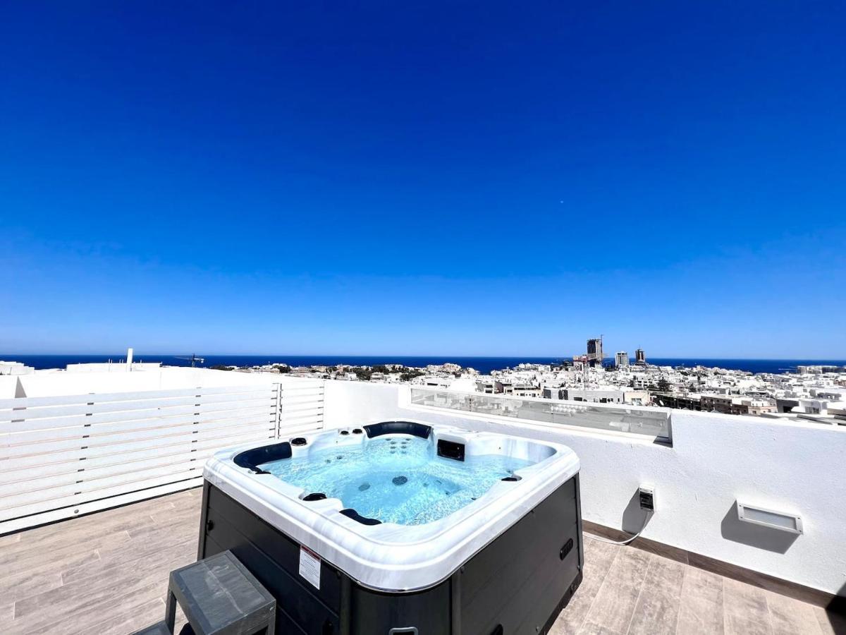 Unique Penthouse With Private Heated Jacuzzi, Close To Restaurants And Night Life Is-Swieqi Exterior foto
